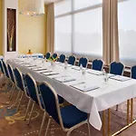 Holiday Inn Bratislava 4*