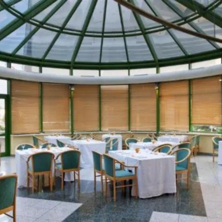 Hotell Holiday Inn Bratislava