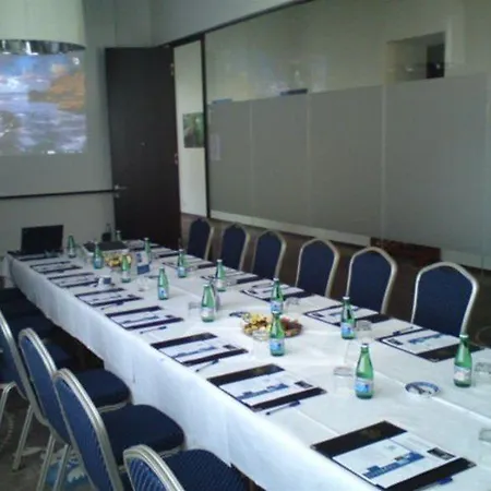 Hotell Holiday Inn Bratislava