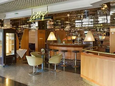 Holiday Inn Bratislava Otel