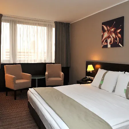 Holiday Inn Bratislava Hotell 4*