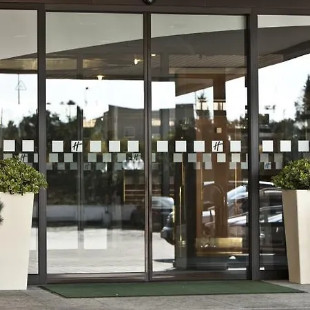 Holiday Inn Bratislava Otel 4*