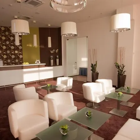 Holiday Inn Bratislava 4*