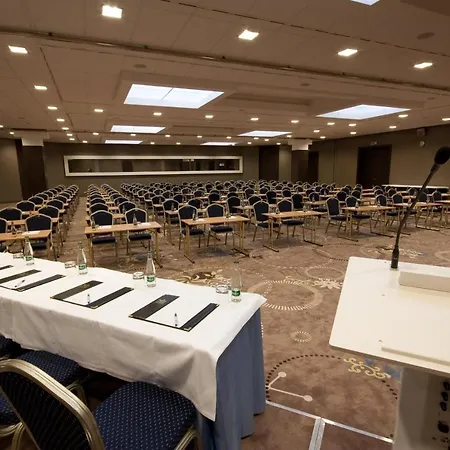 Holiday Inn Bratislava Otel 4*