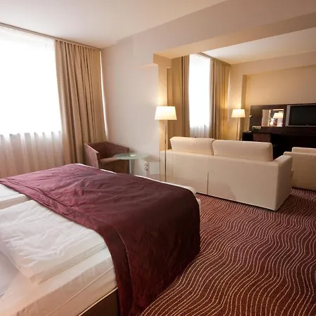 Holiday Inn Bratislava Otel 4*