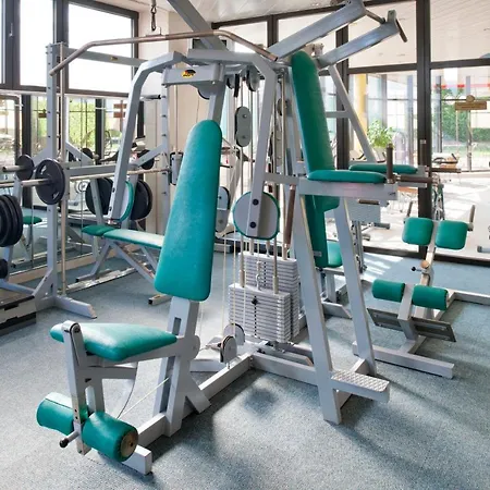 Holiday Inn Bratislava Otel 4*