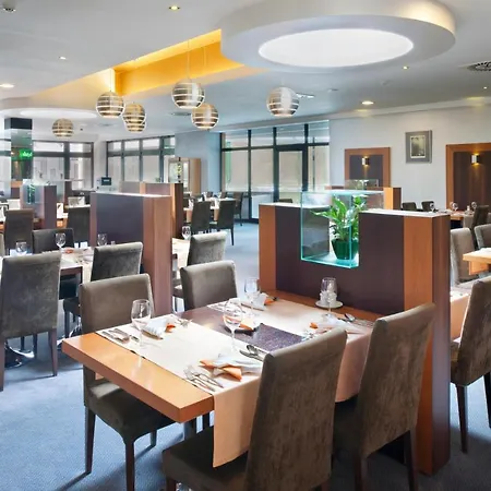 Holiday Inn Bratislava Otel 4*